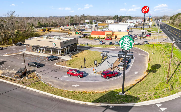 Pictures of Retail property located at 2105 7th St S, Clanton, AL 35045 for comps - image #1