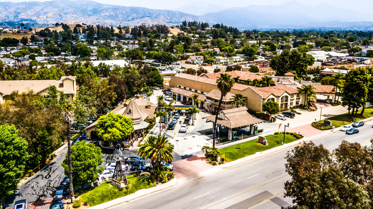 555 W Bonita Ave, San Dimas, CA 91773