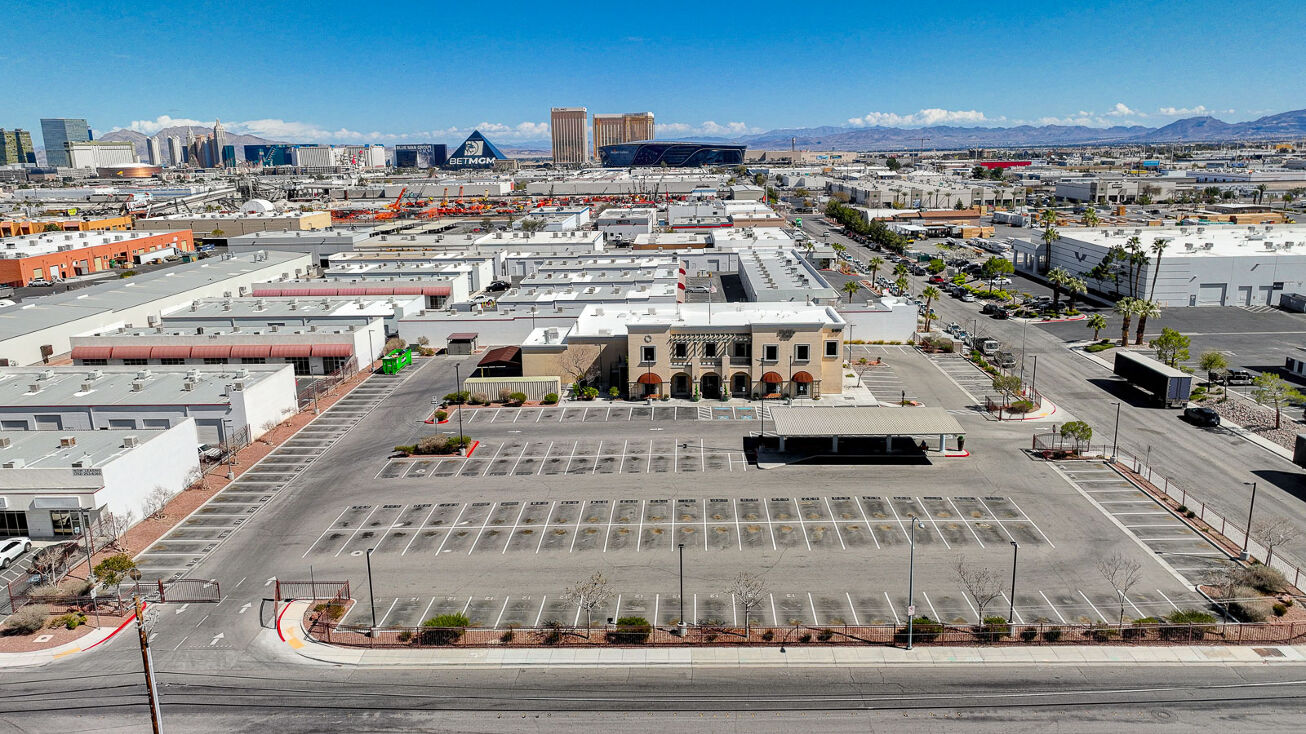 5490 Cameron St, Las Vegas, NV 89118