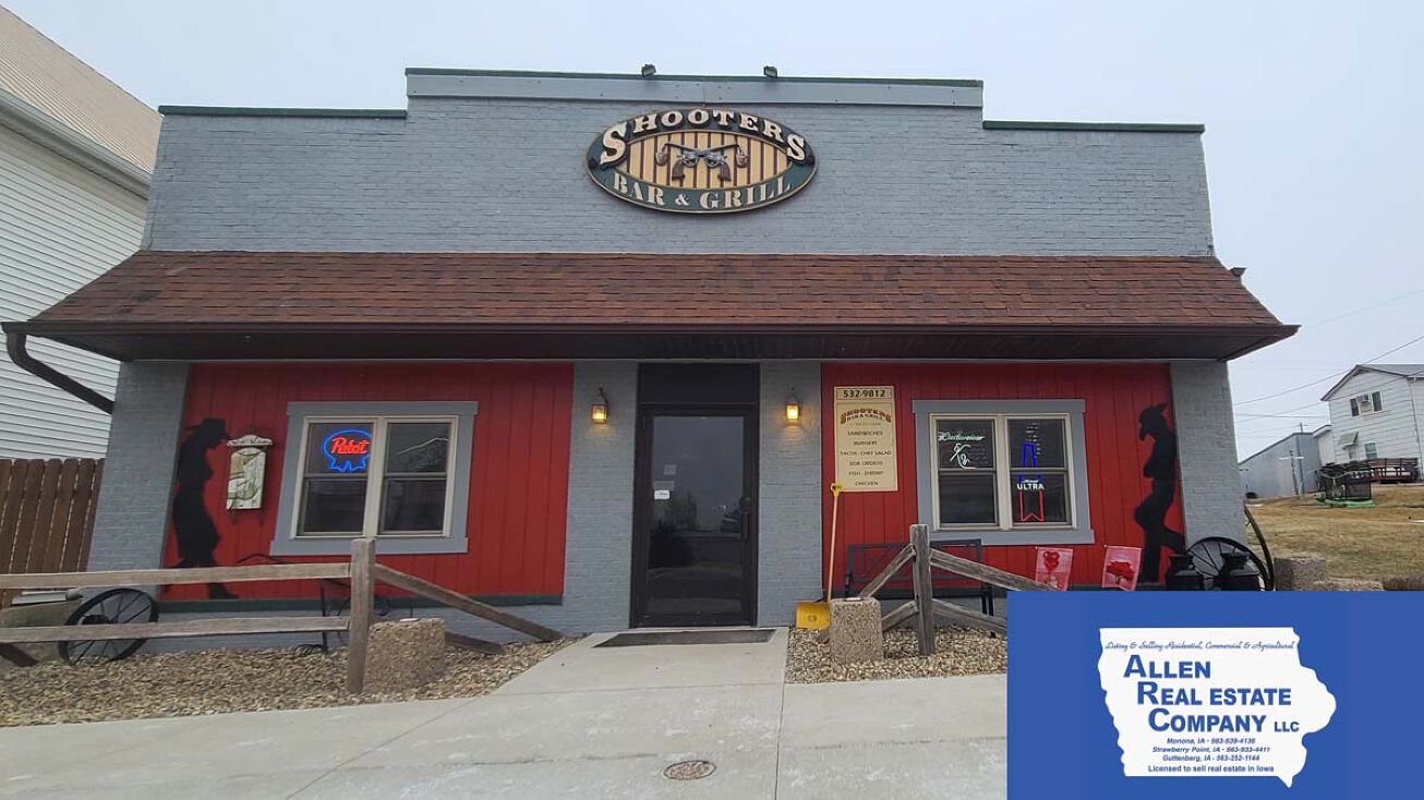 108 W Main St, Ossian, IA 52161