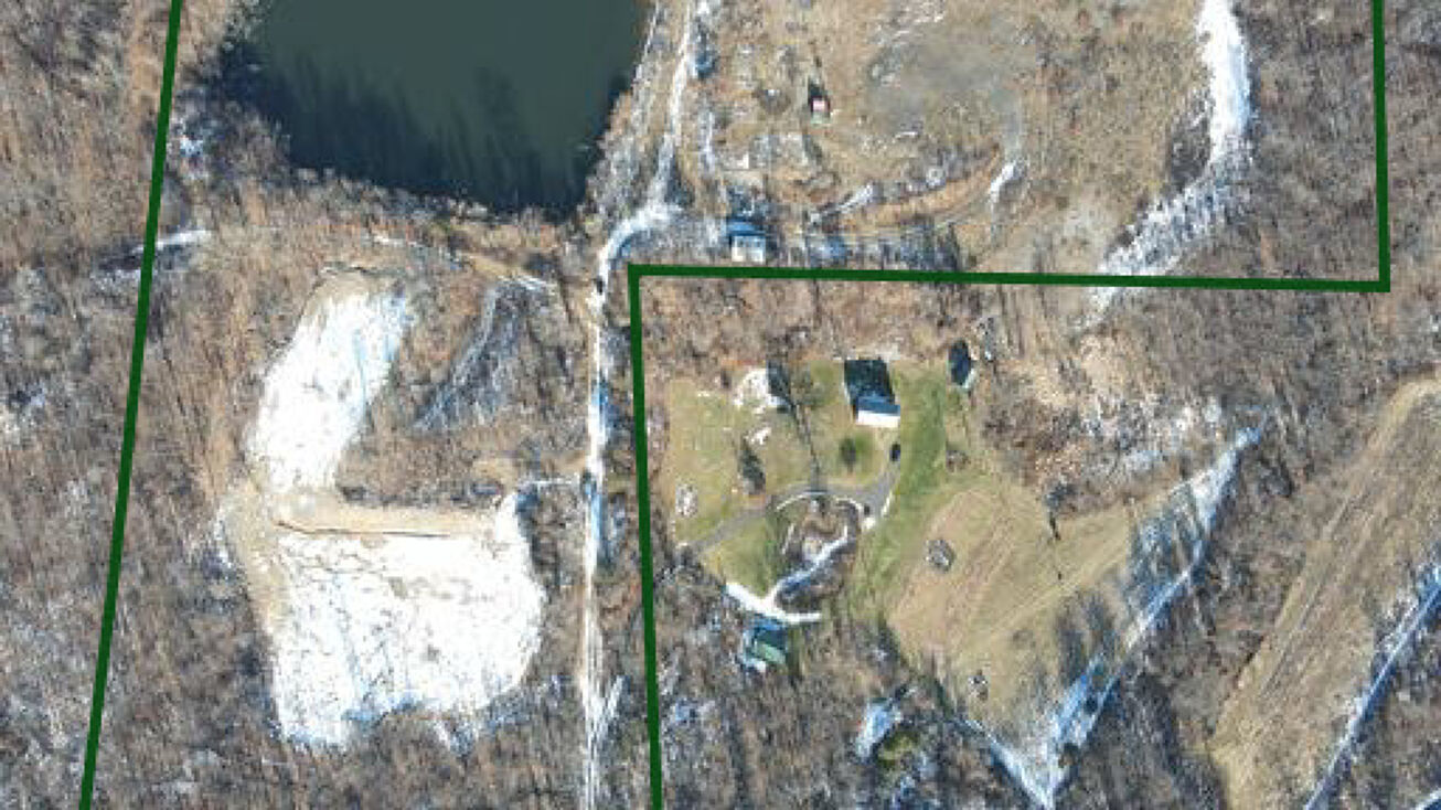 Mack Rd, Pen Argyl, PA 18072