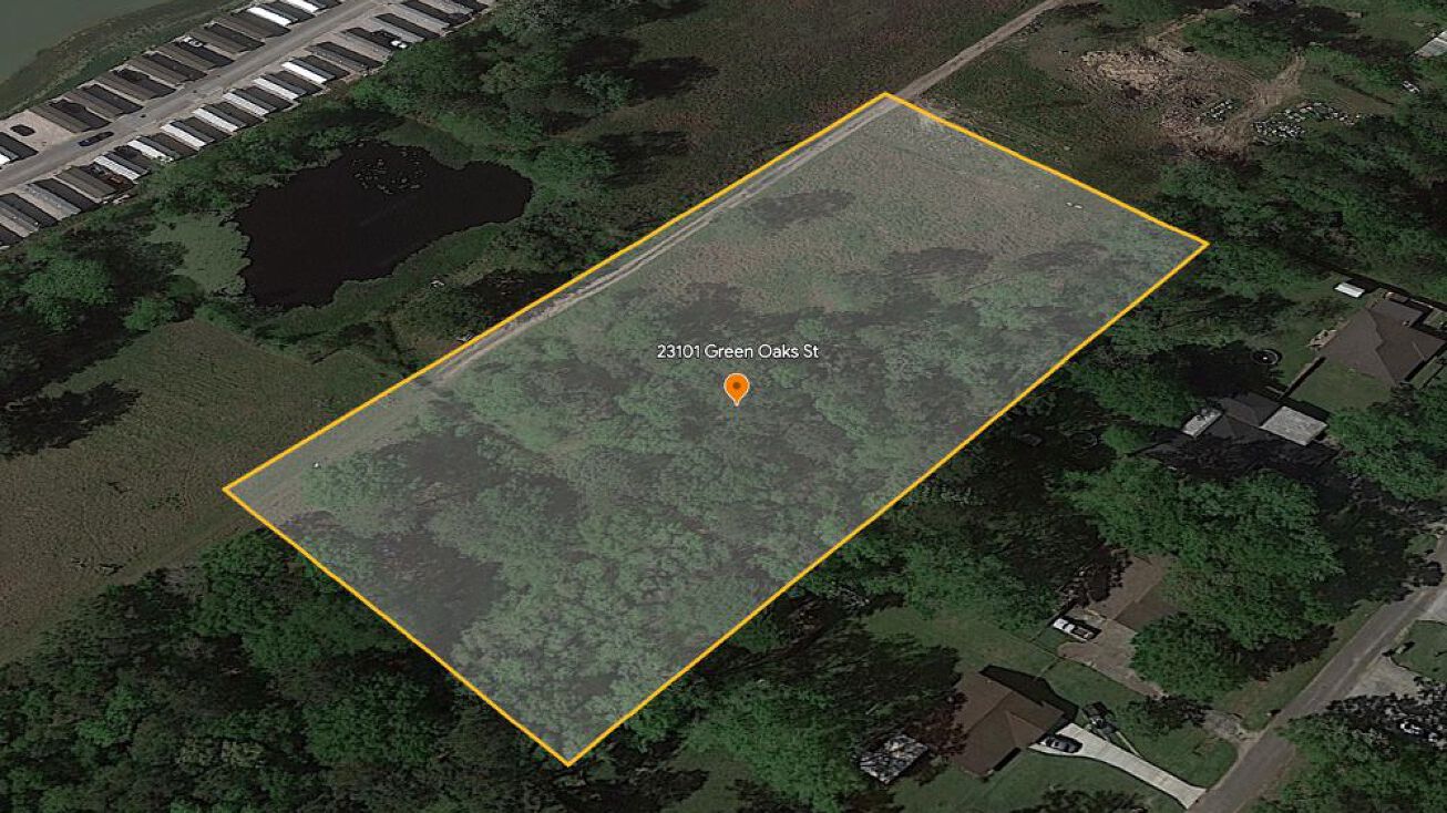 23101 Green Oaks St, New Caney, TX 77357