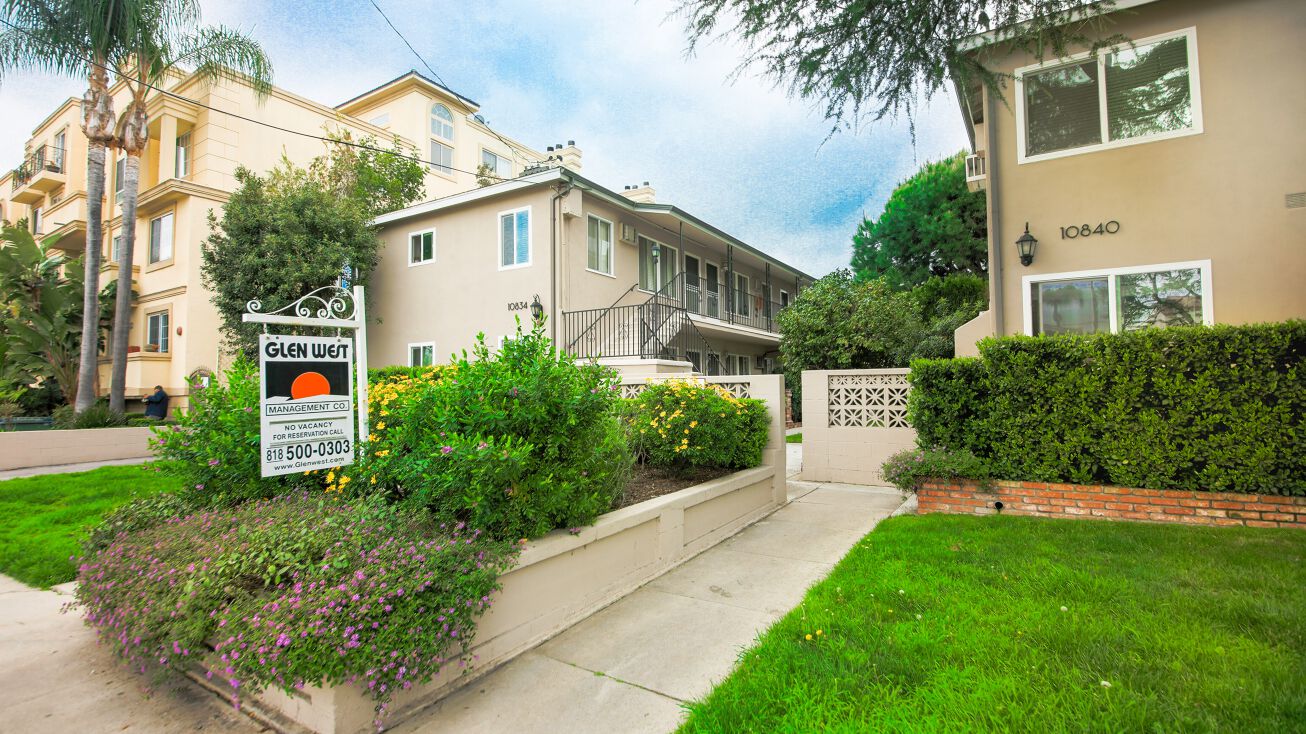 10834 Bloomfield St, Los Angeles, CA 91602