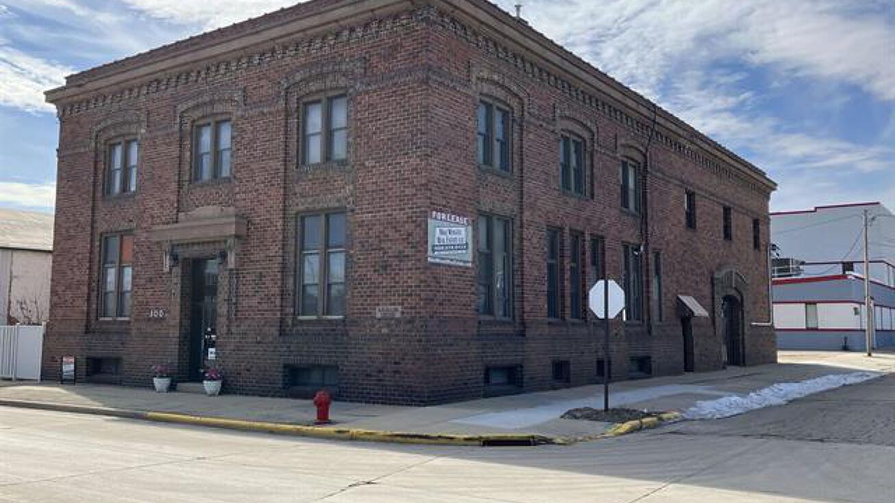 300 S Center St, Beaver Dam, WI 53916