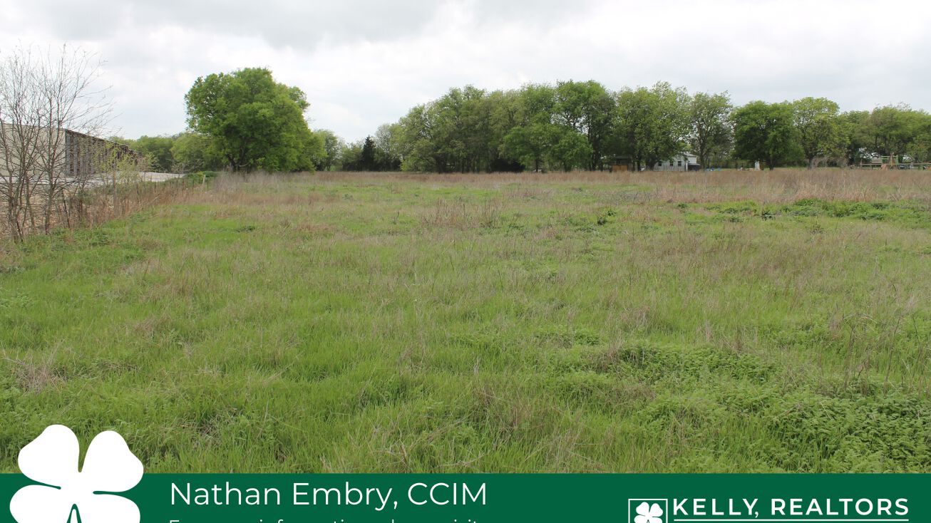 1725 W Spring Valley Rd, Hewitt, TX 76643