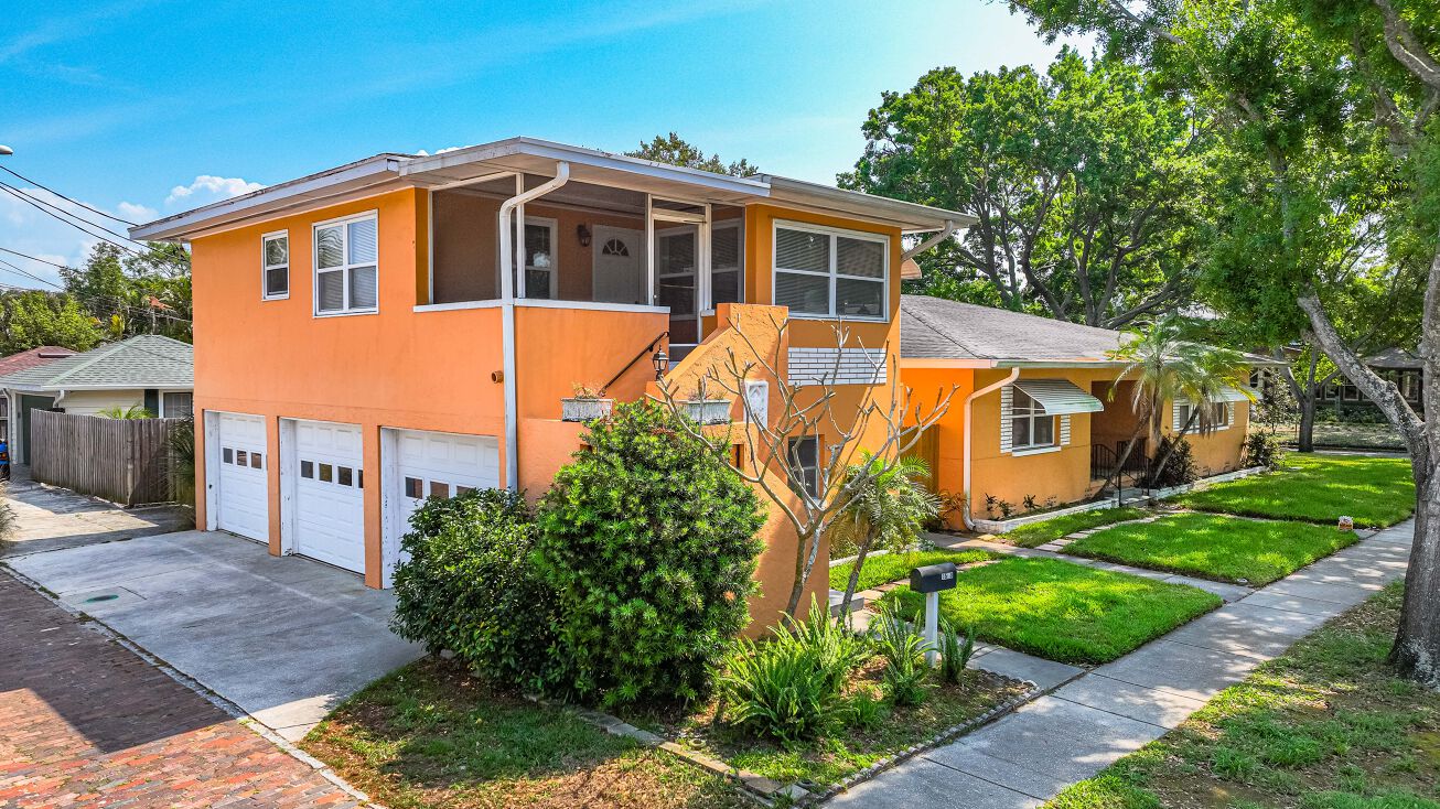 105 15th Ave NE, St. Petersburg, FL 33704