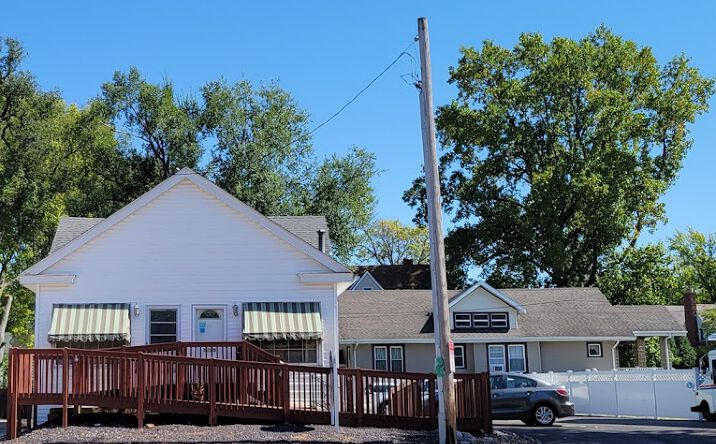 Pictures of Office property located at 2106 Knoxville Ave, Peoria, IL 61603 for sales - image #1