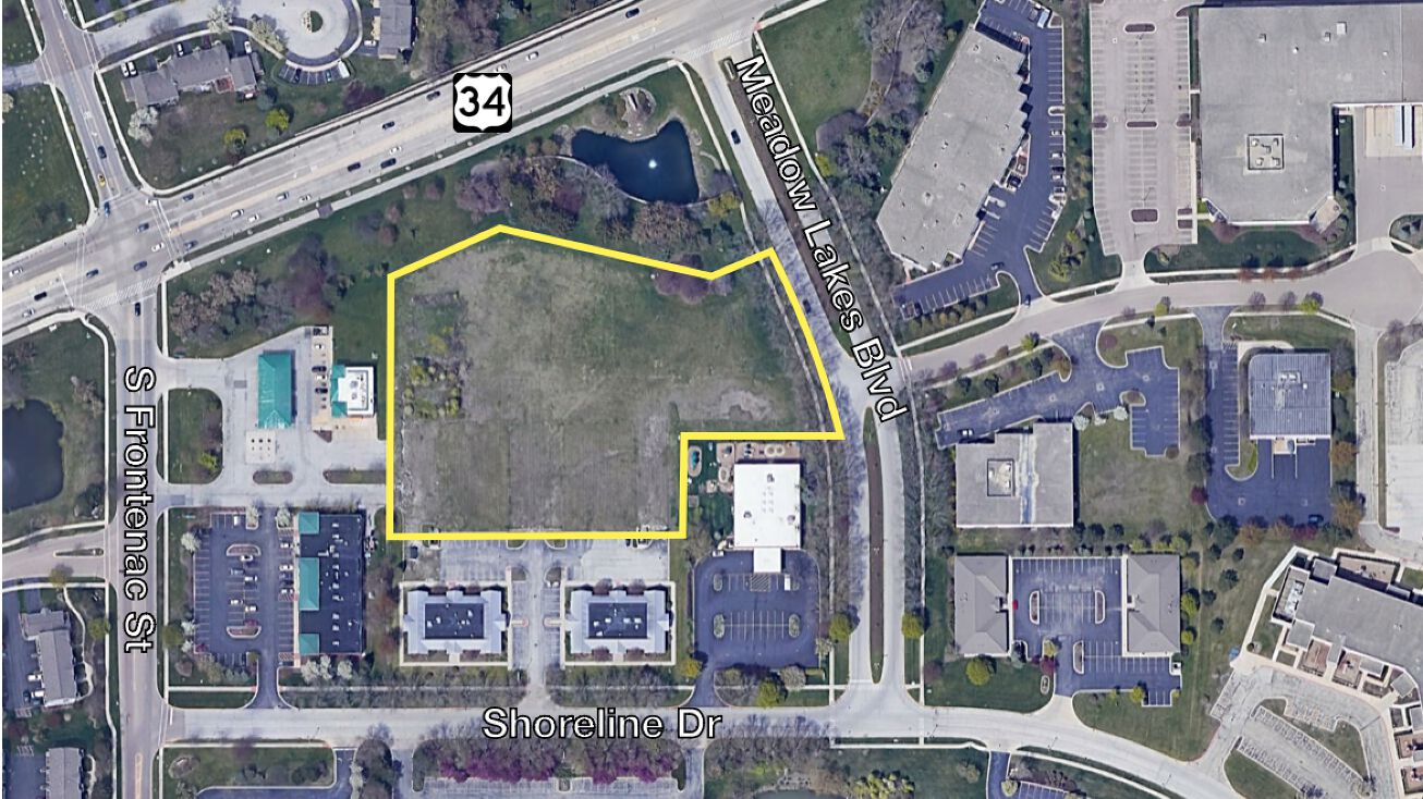 720 Shoreline Dr, Aurora, IL 60504