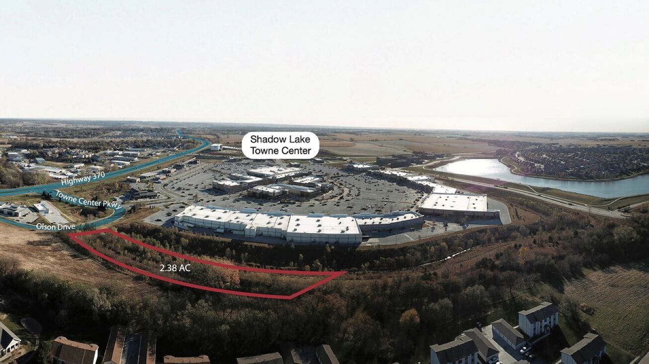 755 Olson Dr, Papillion, NE 68046