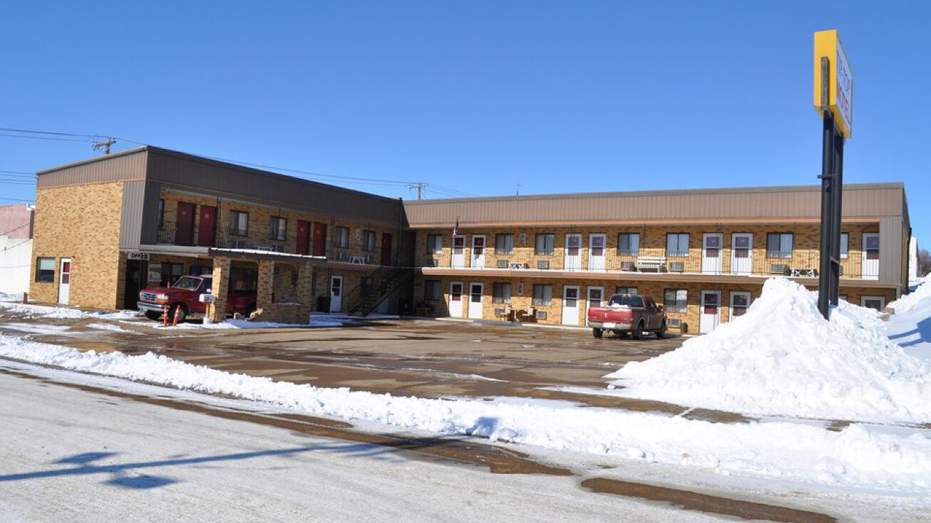 508 3rd Ave S, Hettinger, ND 58639