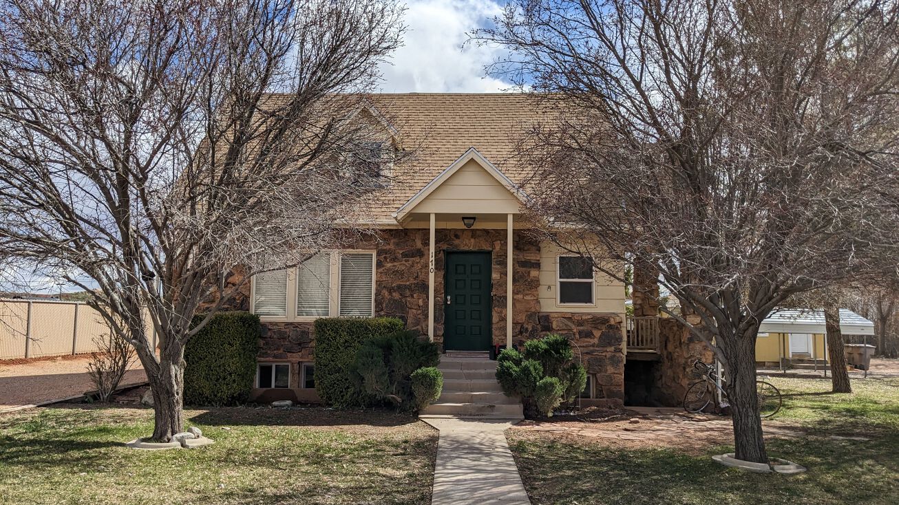 170 E 100 N, Kanab, UT 84741