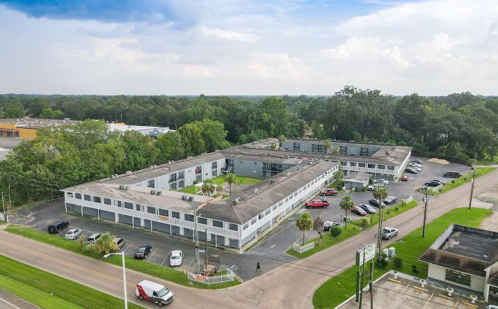 Pictures of Multifamily property located at 12020 Florida Blvd, Baton Rouge, LA 70815 for sales - image #1