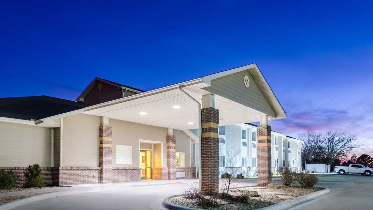 57 KS4, Hoisington, KS 67544