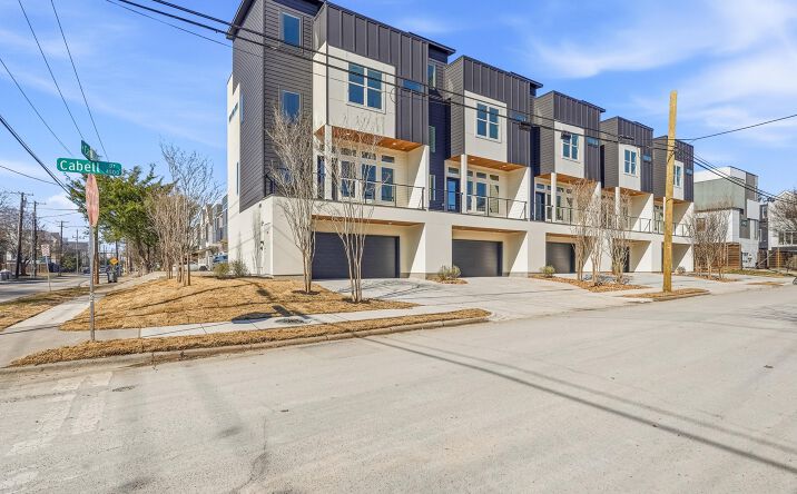 Pictures of Multifamily property located at 2202 N Carroll Ave, Dallas, TX 75204 for sales - image #1