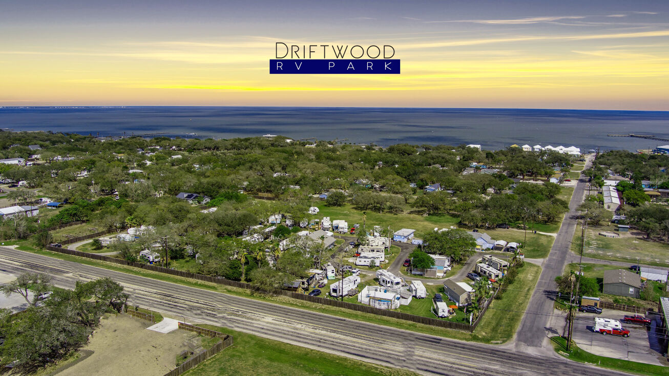 701 Mesquite St, Rockport, TX 78382