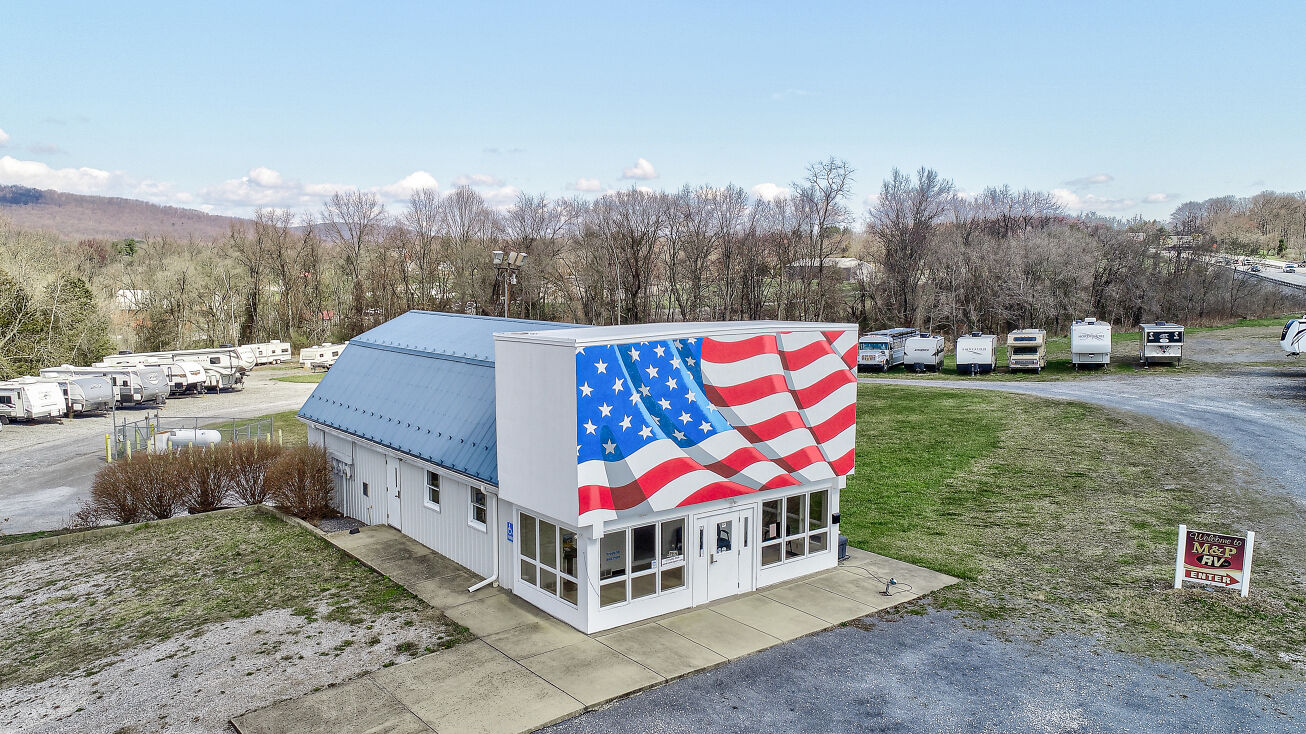 10 Century Ln, Dillsburg, PA 17019