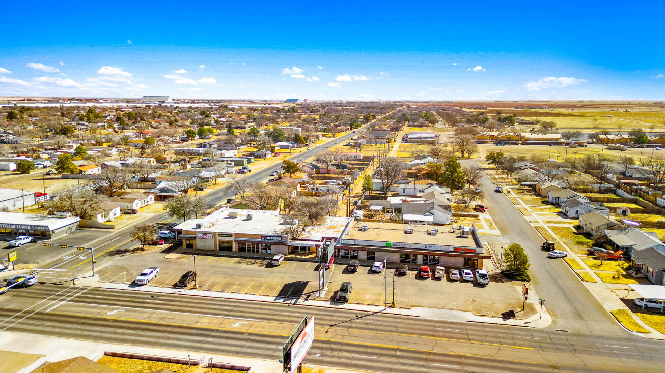 10011009 College Avenue, Levelland, TX 79336