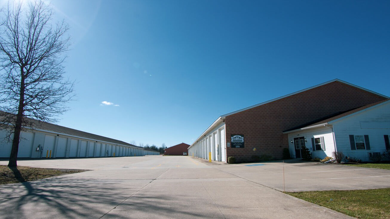 1096 Medina Rd, Medina, OH 44256