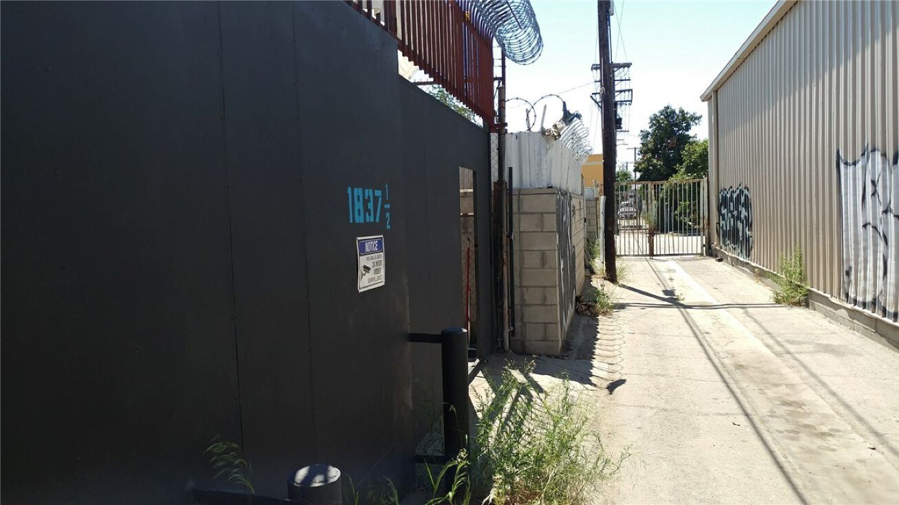 1837 Slauson Ave, Vernon, CA 90058