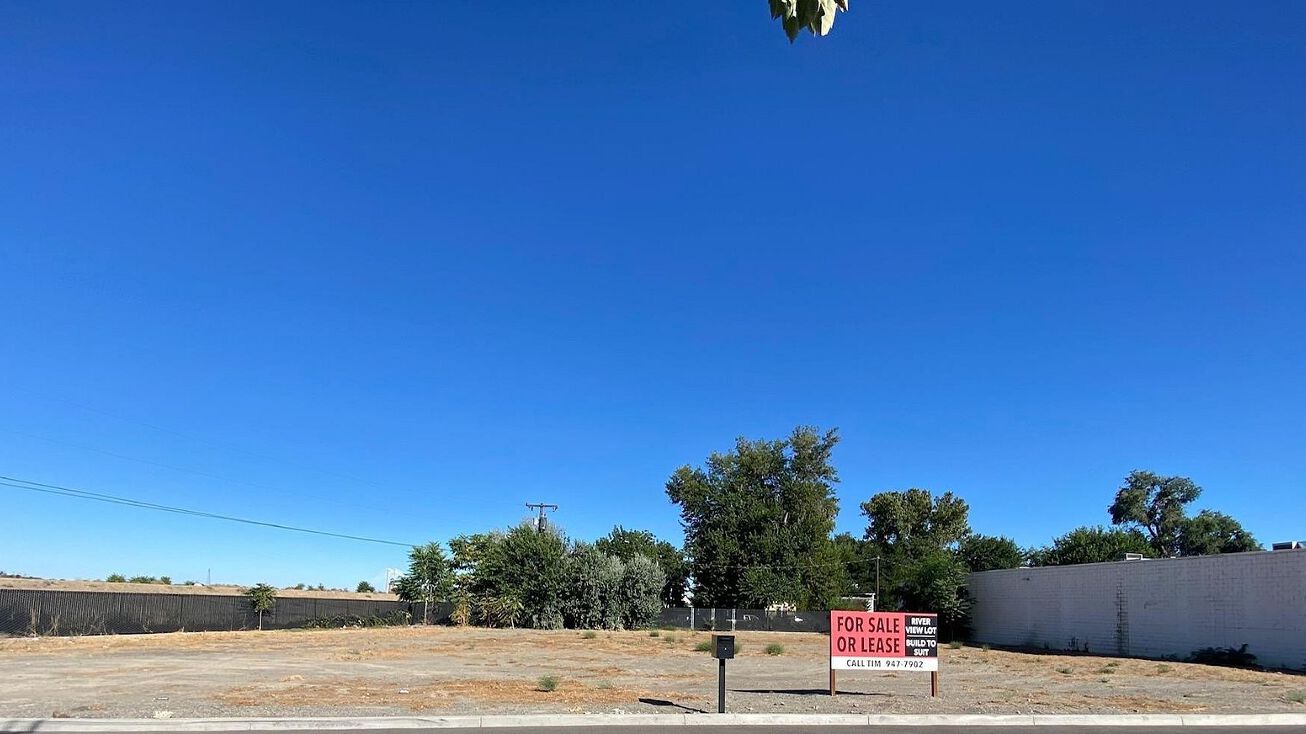 627 W Everett Rd, Kennewick, WA 99336 Land for Sale 0.5 Acres of