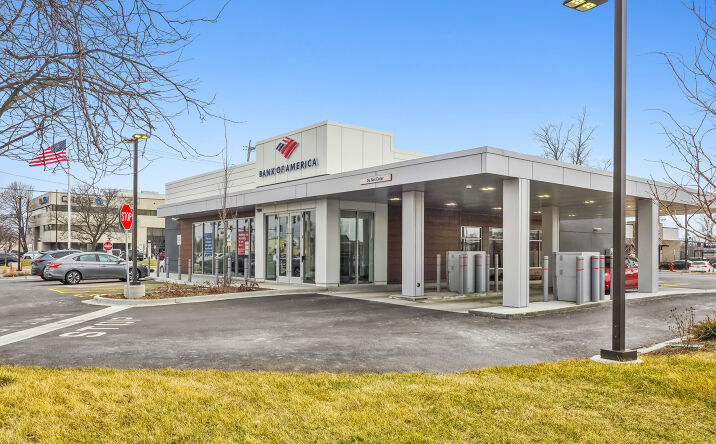 Pictures of Retail property located at 7500 Lemont Rd, Woodridge, IL 60517 for comps - image #1