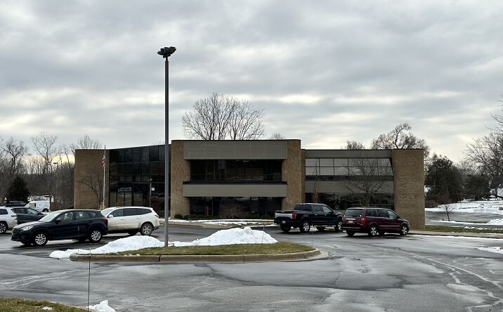 image of property at 588 3 MILE RD NW Grand Rapids MI 49544-8221