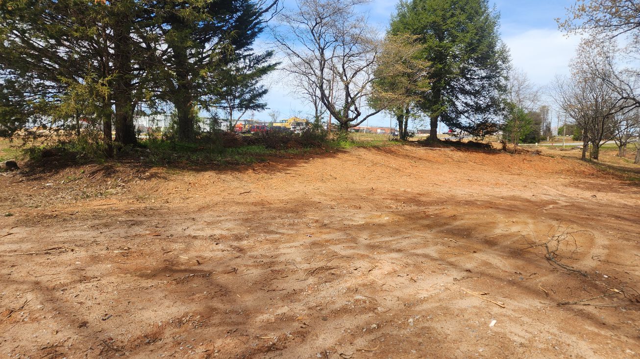 360 Leonard Rd, Greer, SC 29651