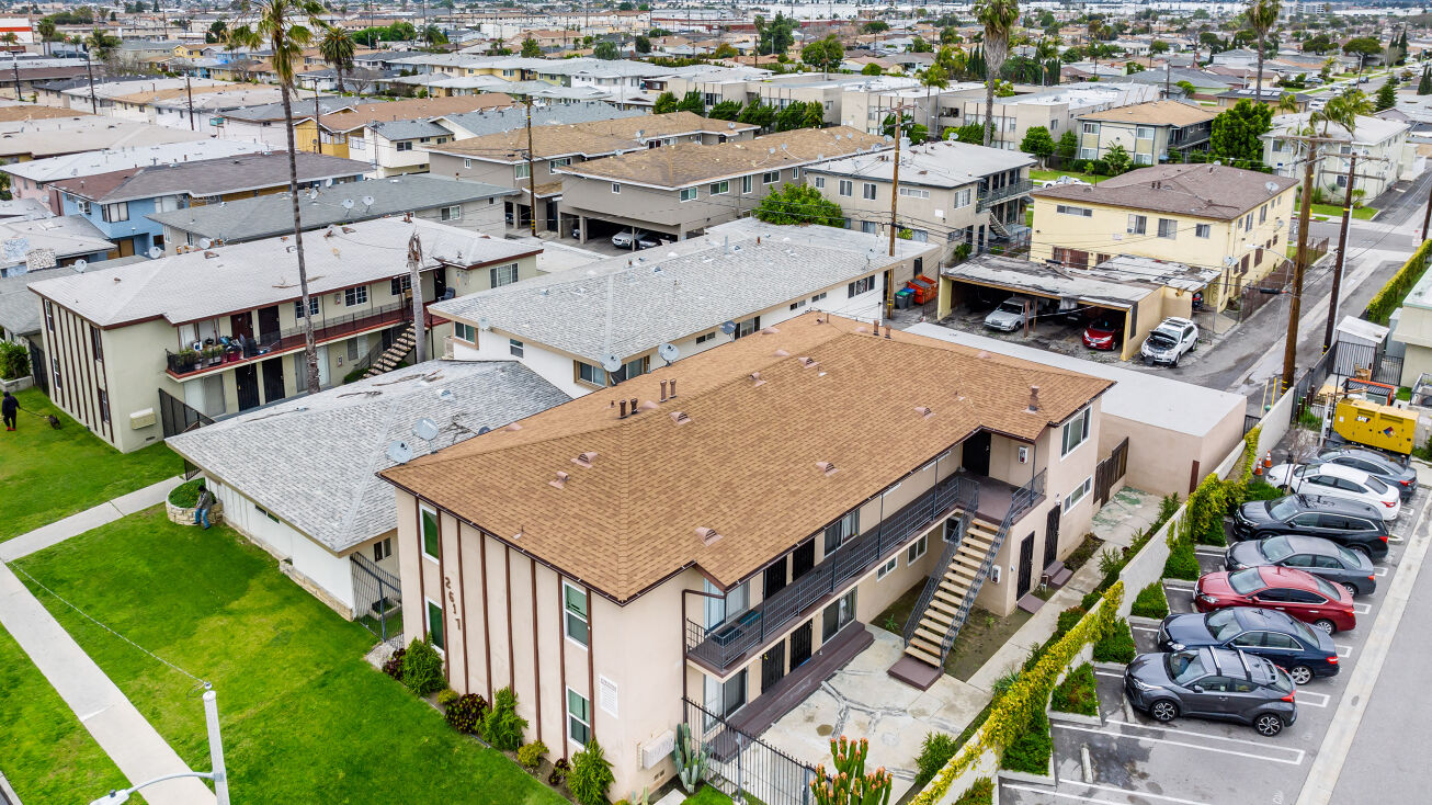 2617 W Rosecrans Ave, Gardena, CA 90247