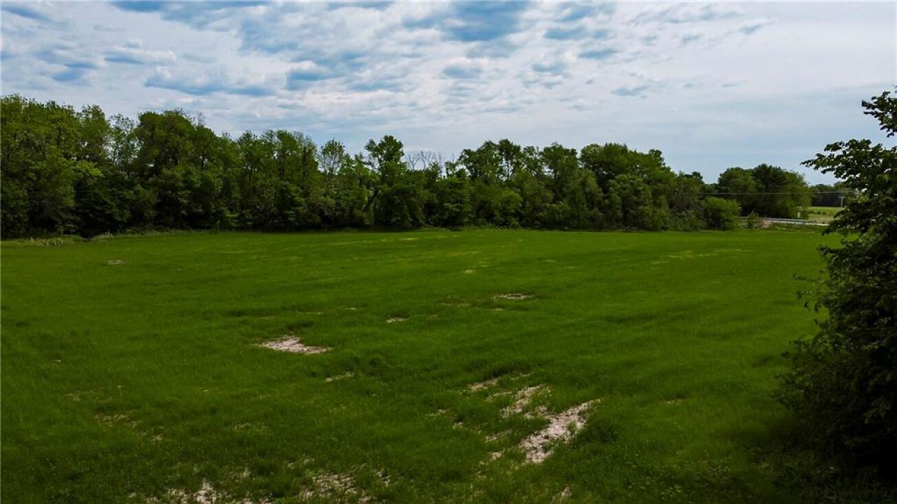 32112 E State Rt K Highway, East Lynne, MO 64743