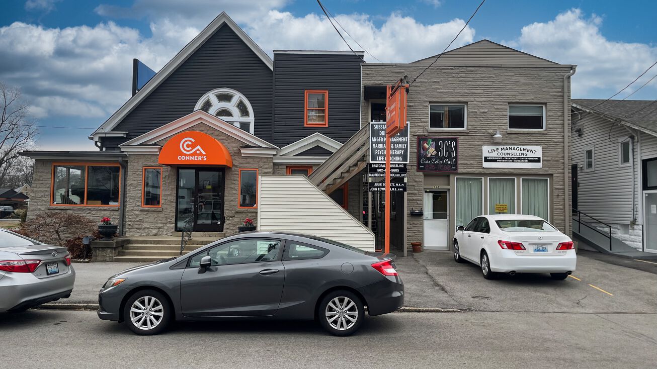 118 Bauer Ave, St Matthews, KY 40207