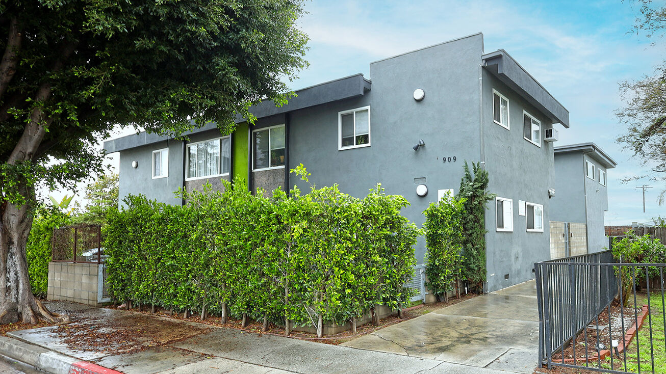 909 W Beach Ave, Inglewood, CA 90302 Multifamily Property for Sale
