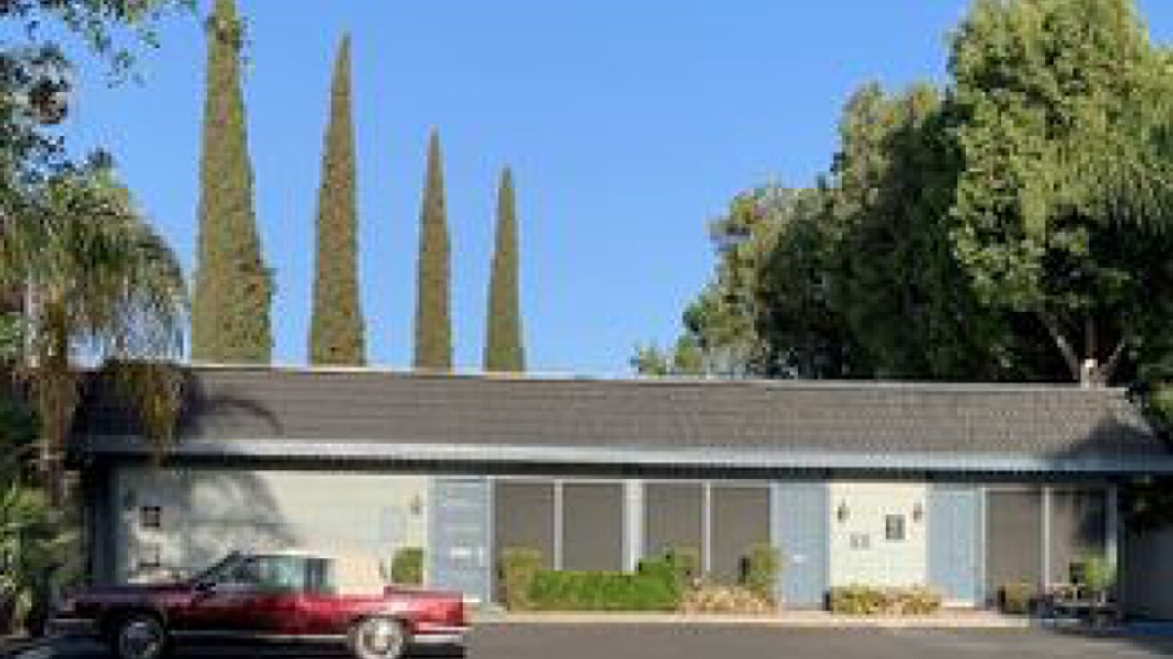 306 N Conyer St, Visalia, CA 93291