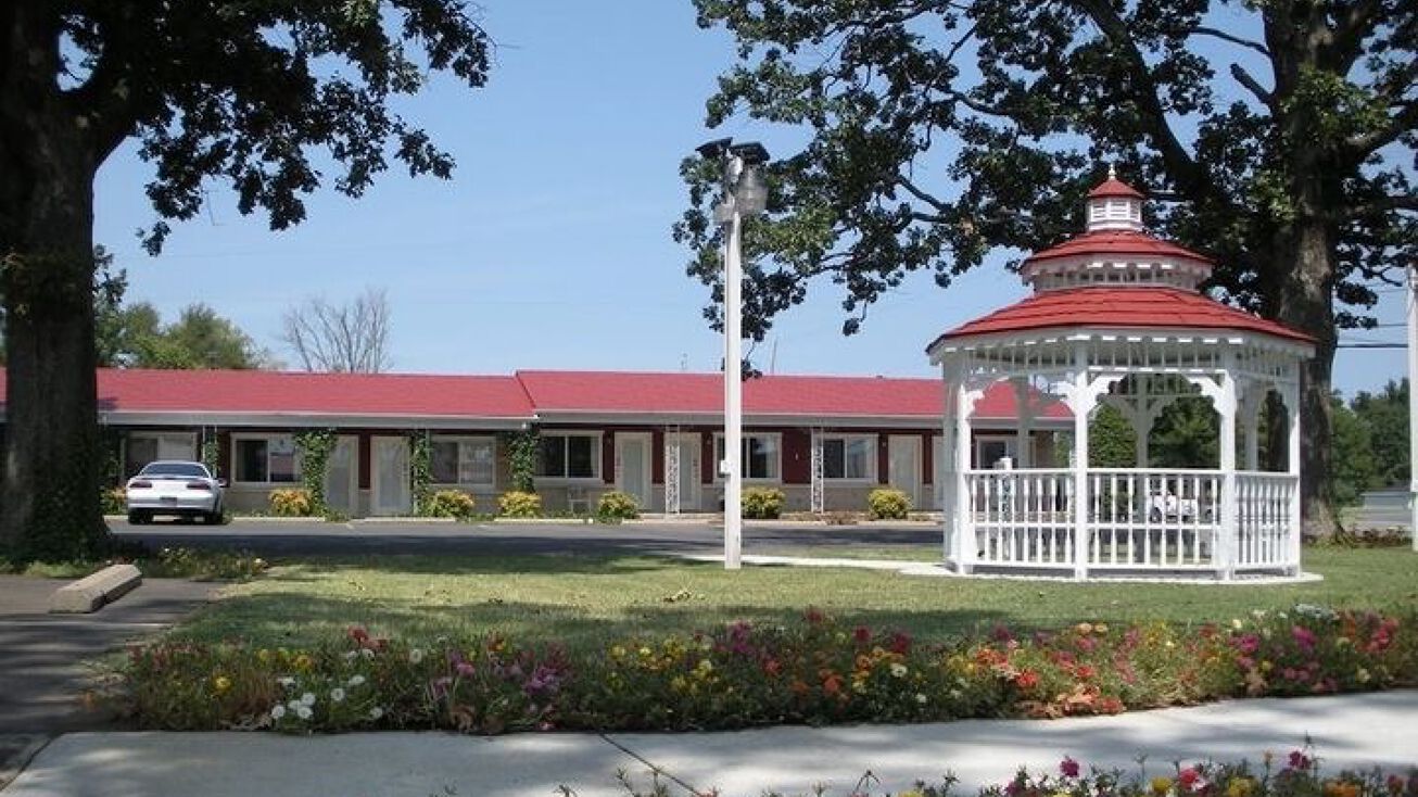 506 S 12th St, Murray, US 42071 Hospitality Property for Sale