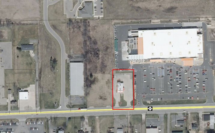 Pictures of Retail property located at 2165 E M 21, Owosso, MI 48867 for sales - image #1