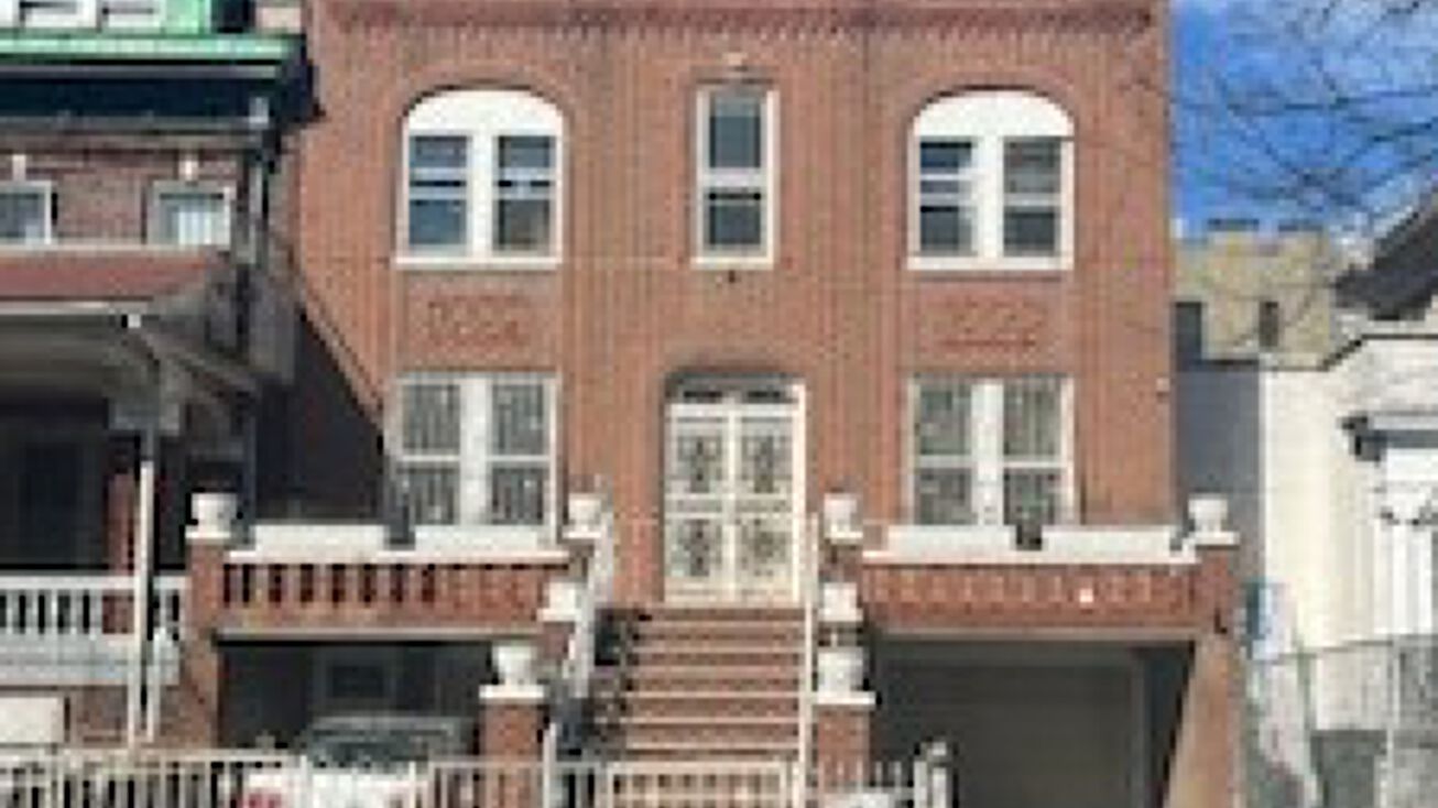 1145 Eastern Pkwy, Brooklyn, NY 11213