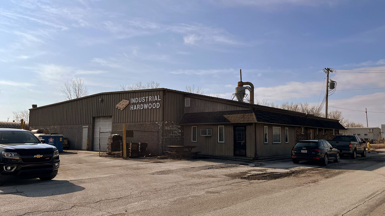 521 F St, Perrysburg, OH 43551