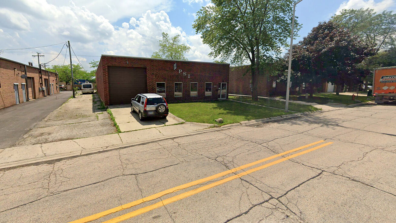 911 Estes Ct, Schaumburg, IL 60193