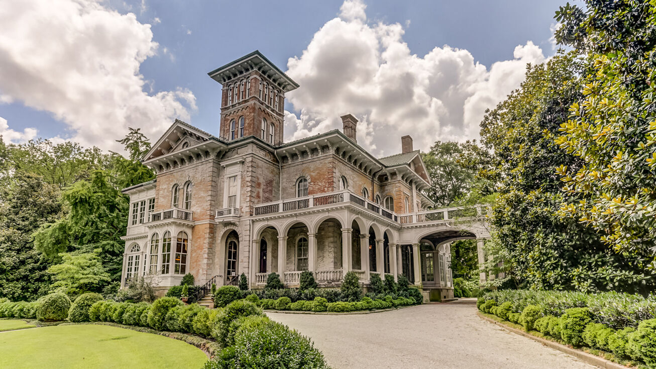 1325 Lamar Ave, Memphis, TN 38104