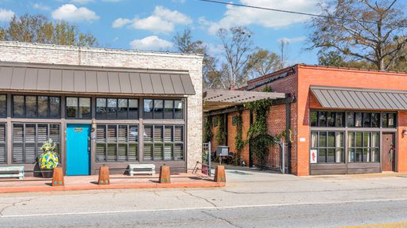 403 E Main St, Taylors, SC 29687