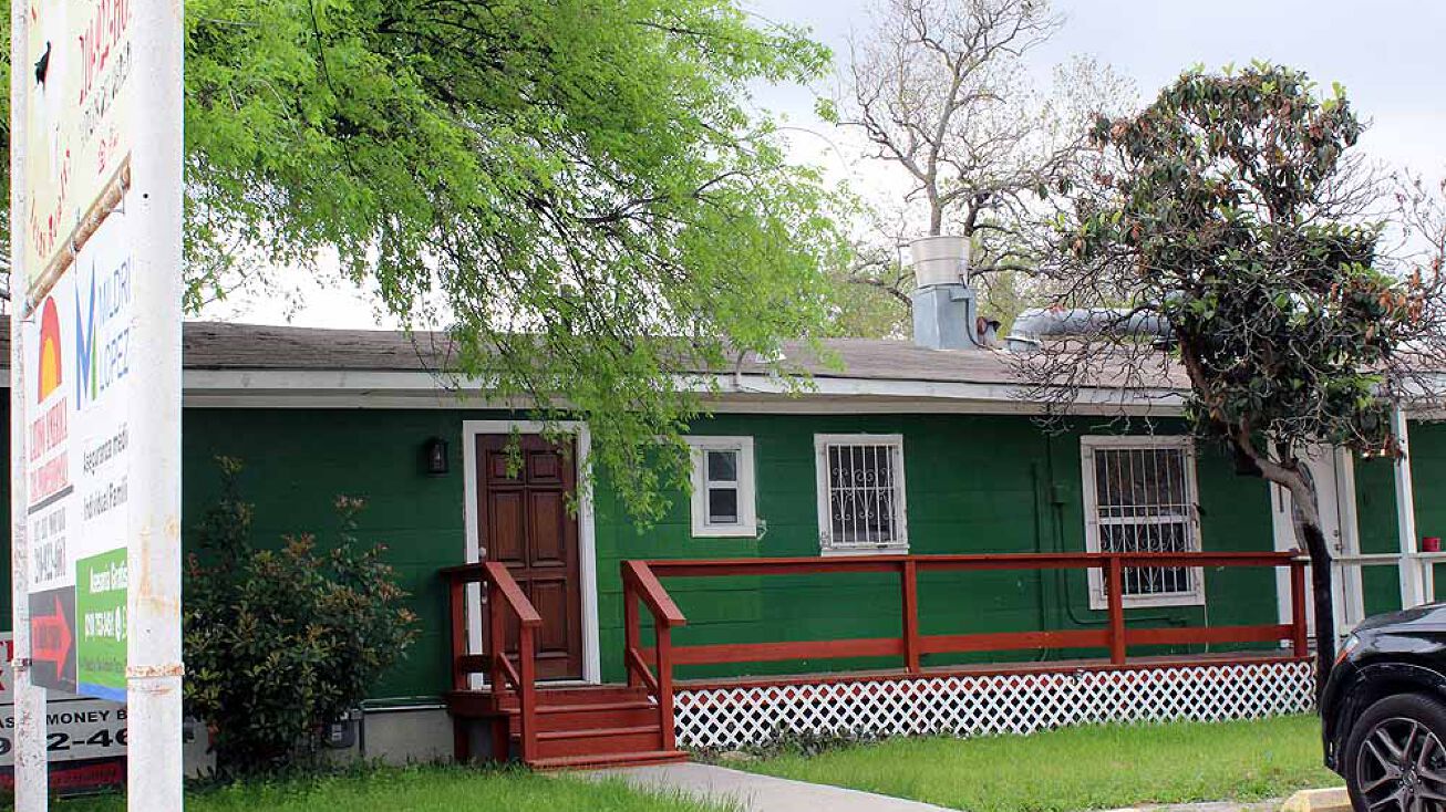 114 W Vestal Pl, San Antonio, TX 78221