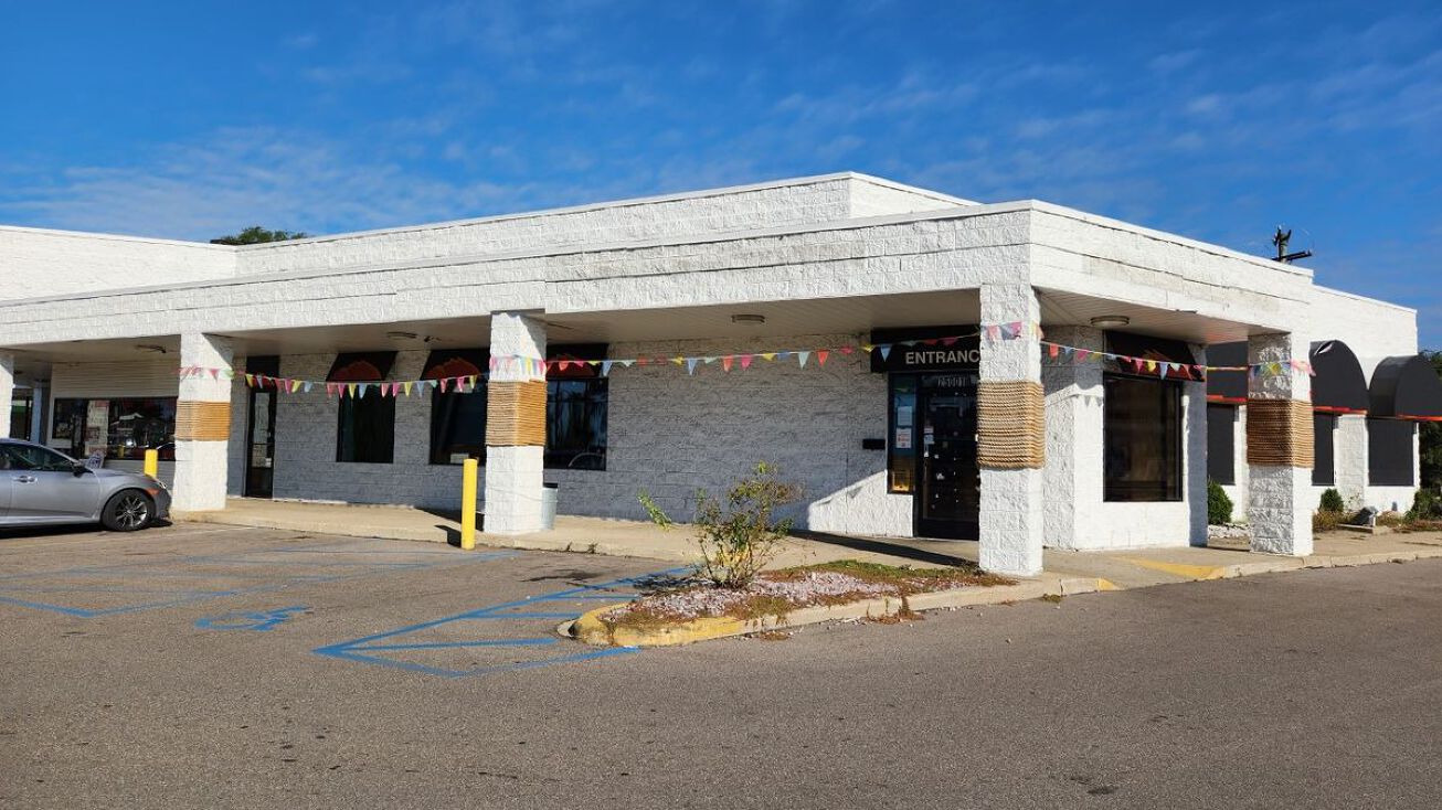 25001 Gratiot Ave, Eastpointe, MI 48021