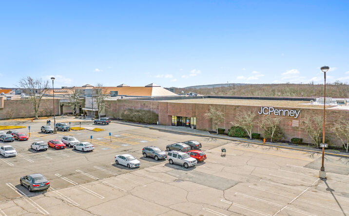 Pictures of Retail property located at 850 Hartford Turnpike, Waterford, CT 06385 for comps - image #1