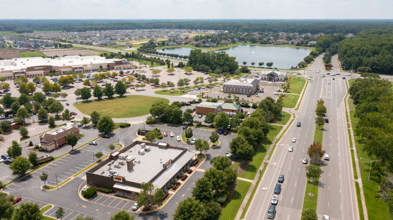 229 Hillcrest Pkwy, Chesapeake, VA 23322