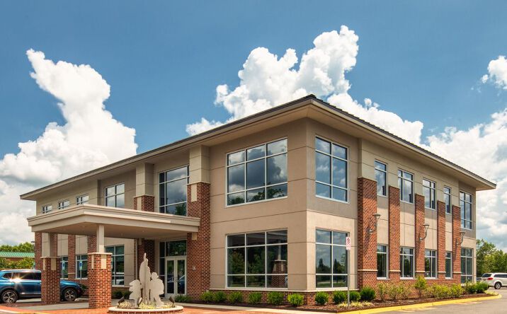 Pictures of Office property located at 229 Hillcrest Pkwy, Chesapeake, VA 23322 for sales - image #1
