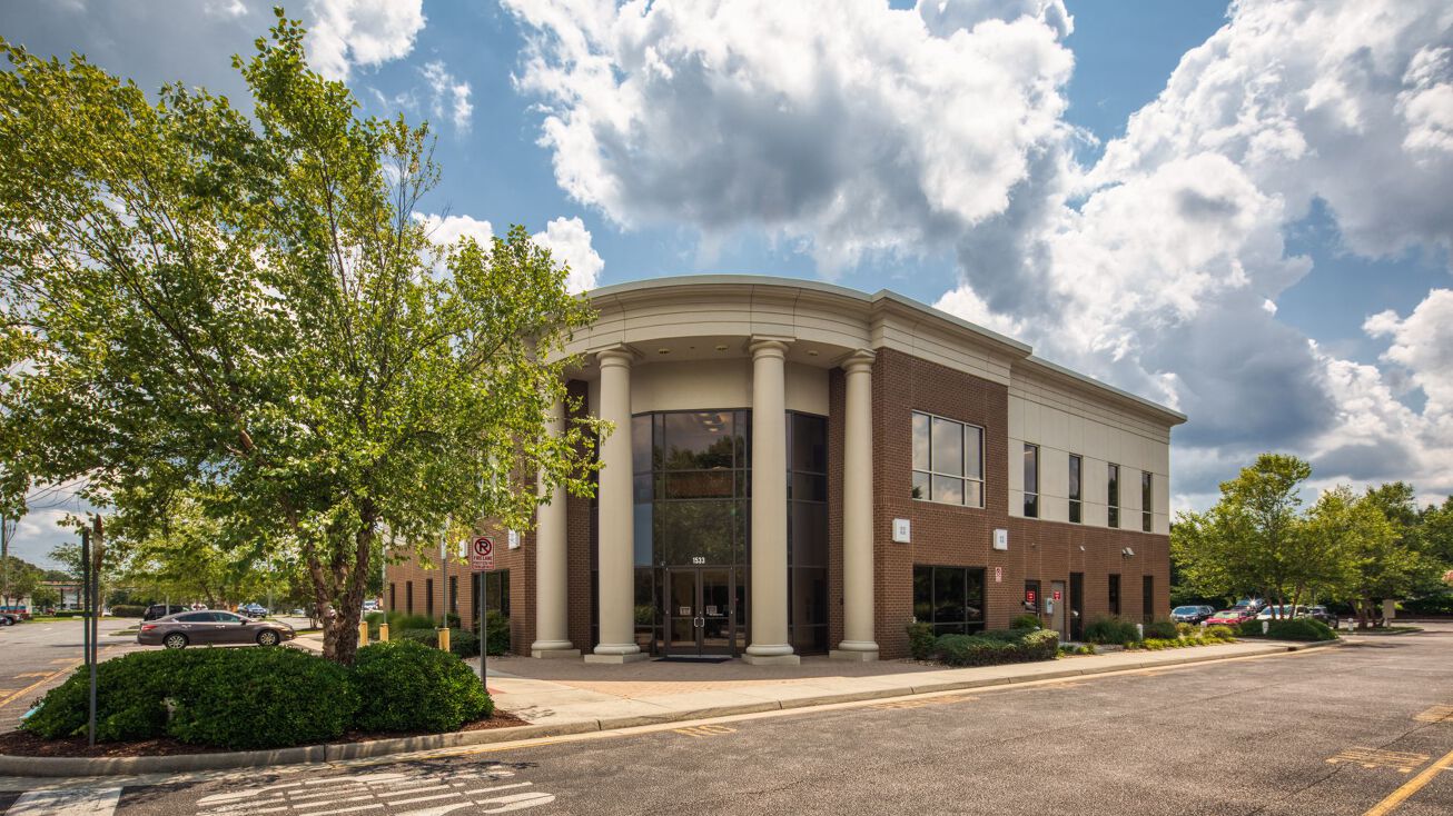 1533 Volvo Pkwy, Chesapeake, VA 23320