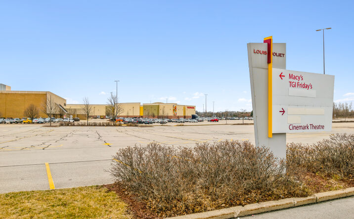 Pictures of Retail property located at 3340 Mall Loop Dr, Joliet, IL 60431 for comps - image #1