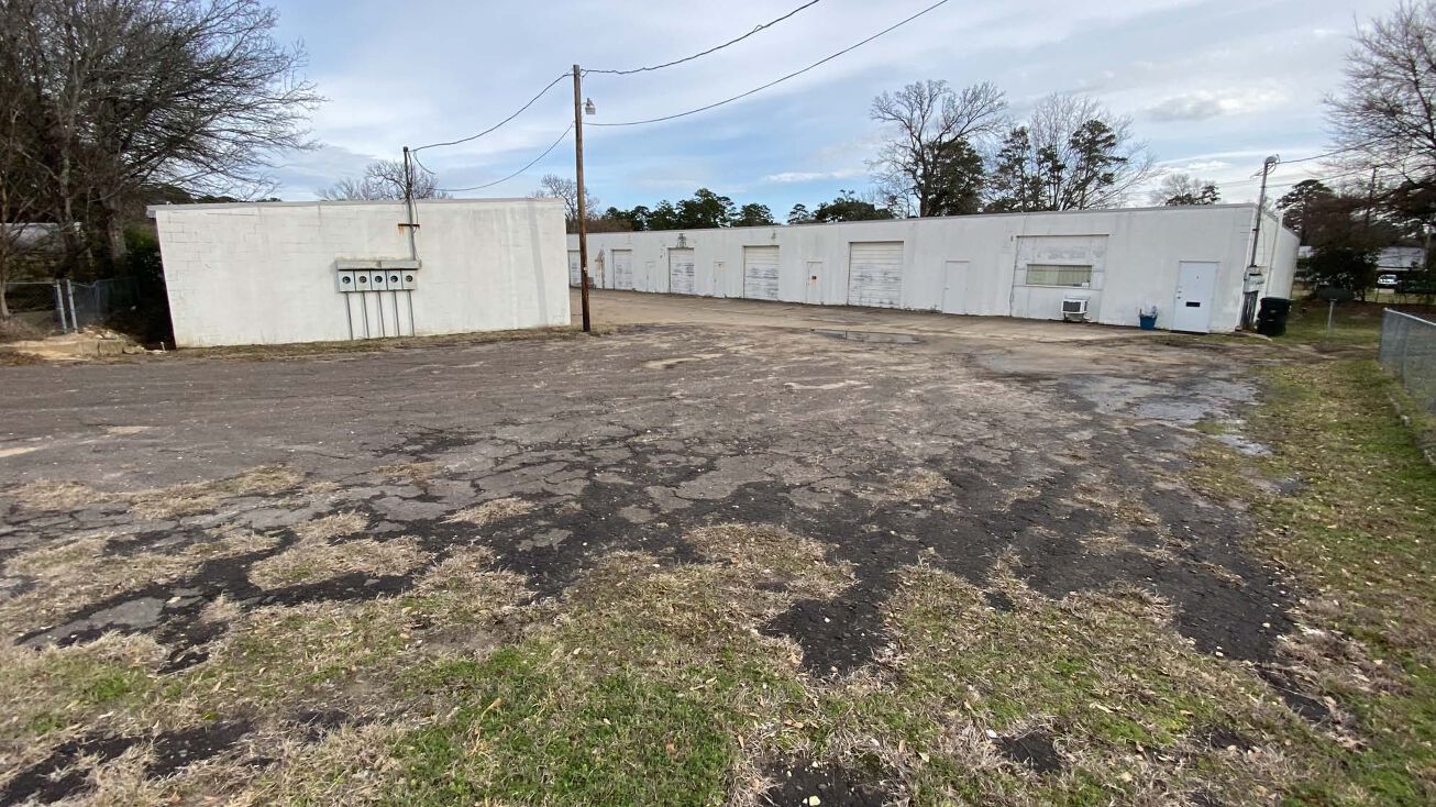 Pictures of Industrial, Self Storage property located at 2916 Chandler Hwy, Tyler, TX 75702 for sales - image #1