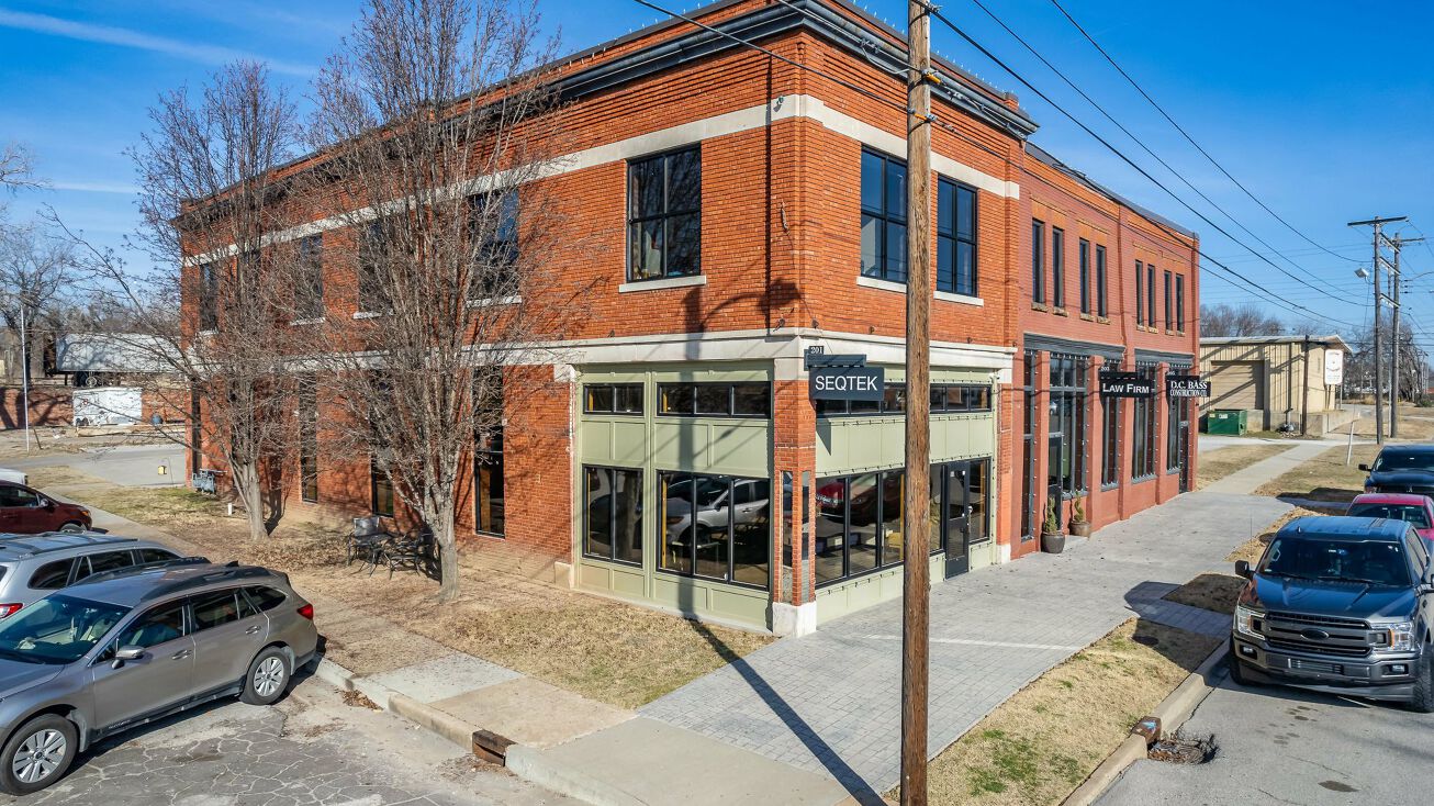 201 E. Hobson Ave, Sapulpa, OK 74066 Office Property for Sale 201 E