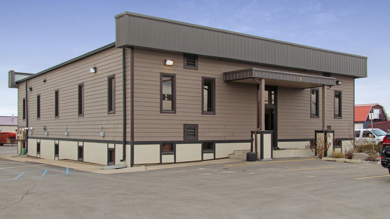 115 2nd Ave W, Williston, ND 58801