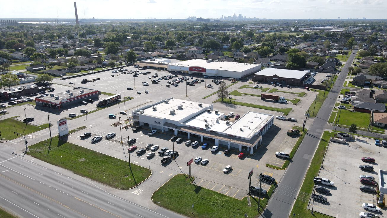 3300 Paris Rd, Chalmette, LA 70043